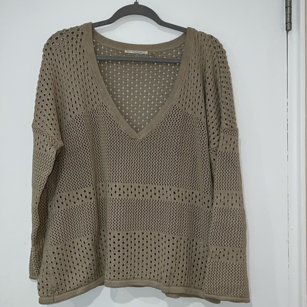 T Tahari sweater